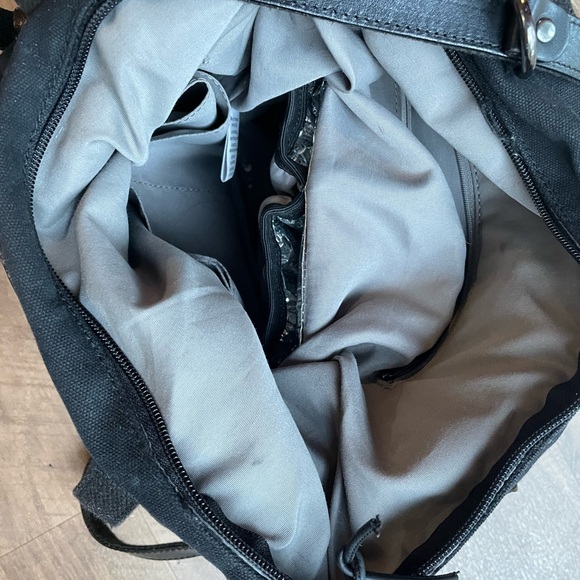 The Luxe Arch Bag in black
